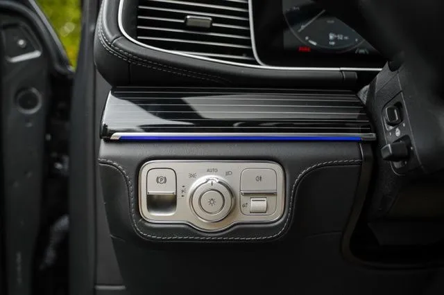 Mercedes-Benz GLS photo 33