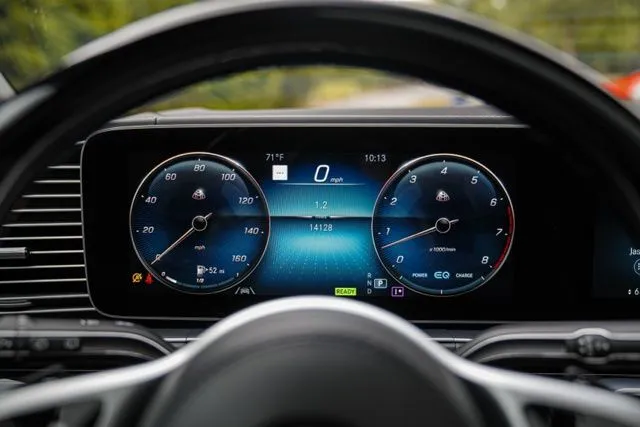 Mercedes-Benz GLS photo 38