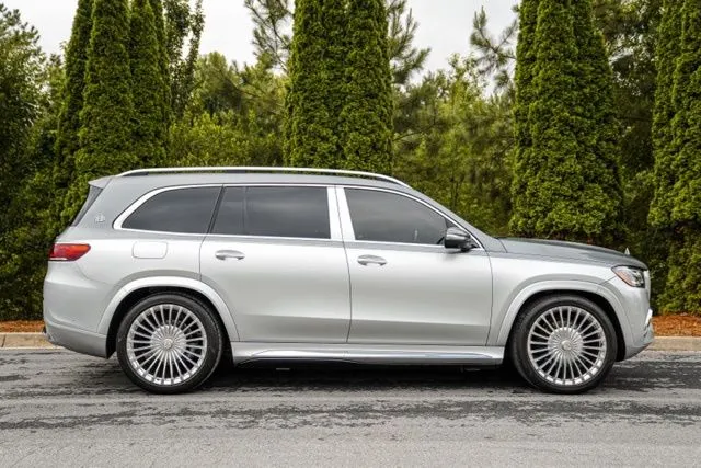 Mercedes-Benz GLS photo 12