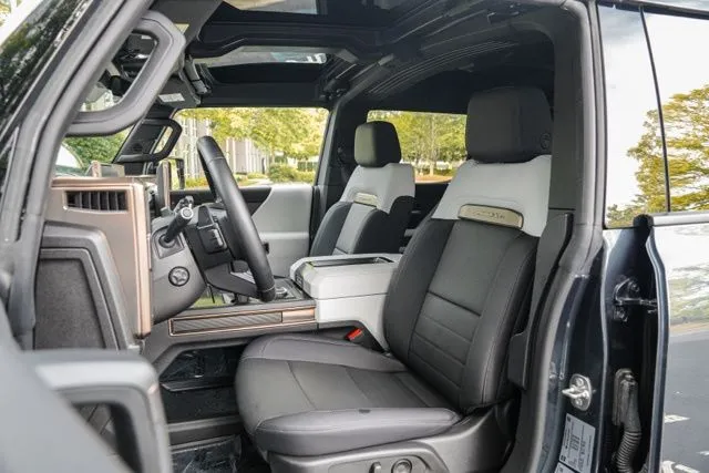 GMC Hummer EV SUV photo 43
