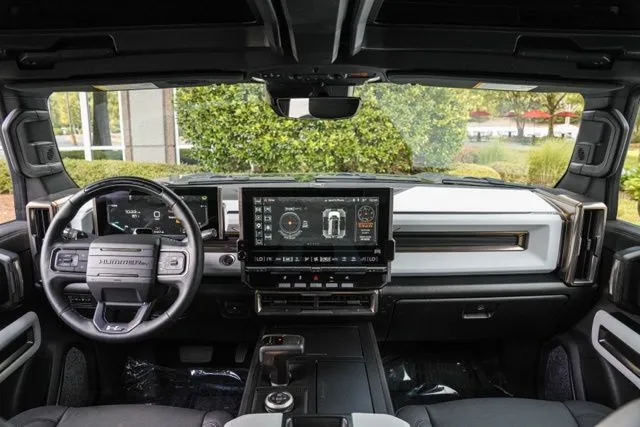 GMC Hummer EV SUV photo 28