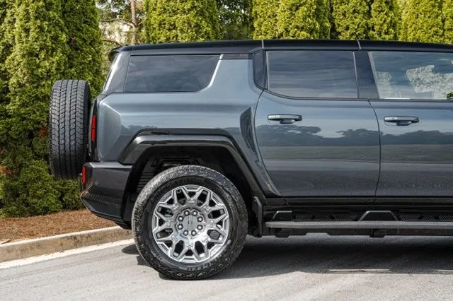 GMC Hummer EV SUV photo 14