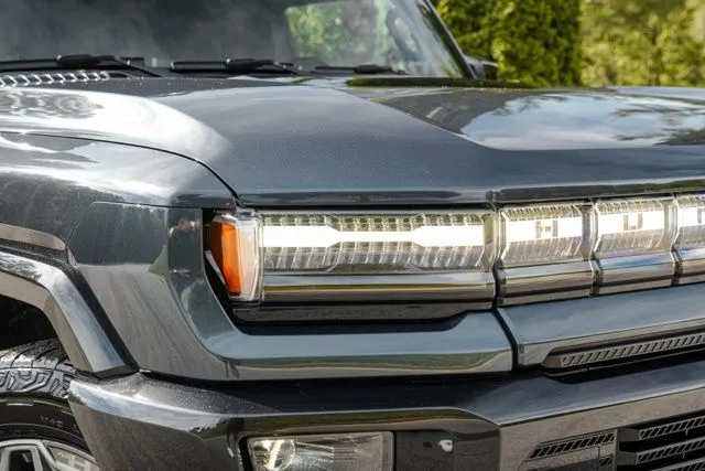 GMC Hummer EV SUV photo 7