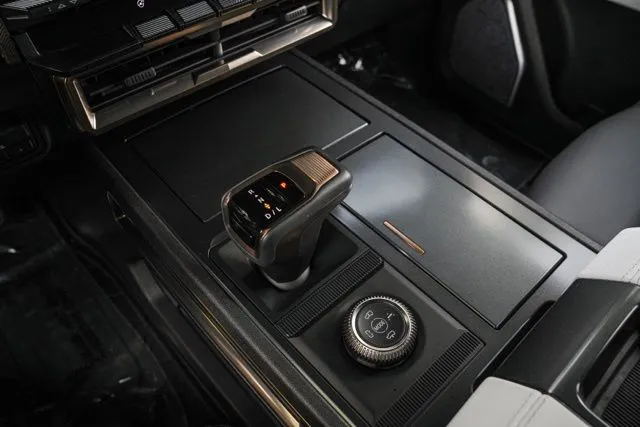 GMC Hummer EV SUV photo 40