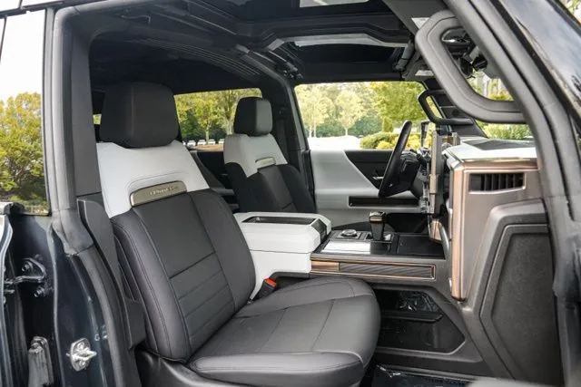 GMC Hummer EV SUV photo 45