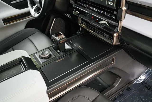 GMC Hummer EV SUV photo 41