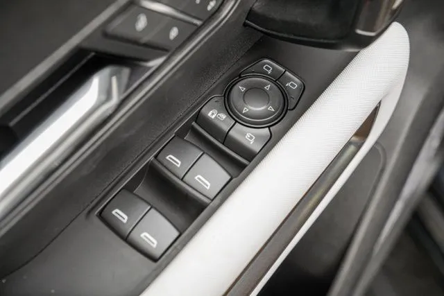 GMC Hummer EV SUV photo 54