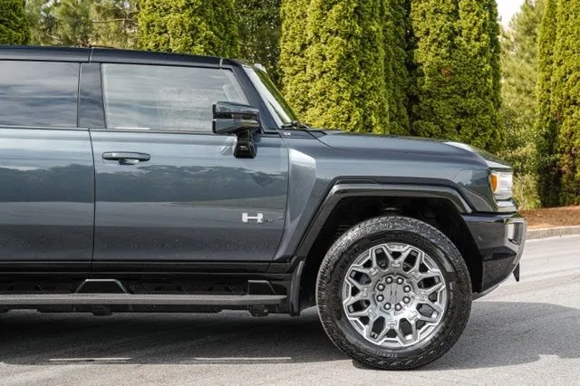 GMC Hummer EV SUV photo 15