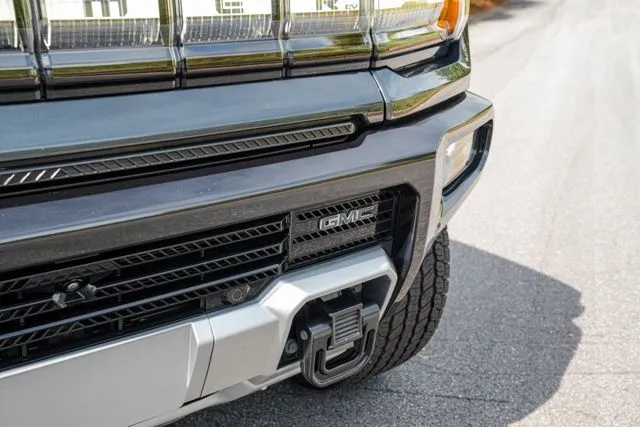 GMC Hummer EV SUV photo 9