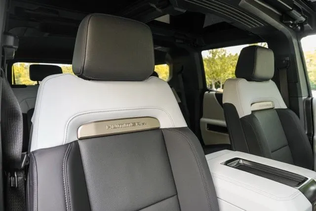 GMC Hummer EV SUV photo 46