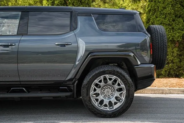 GMC Hummer EV SUV photo 12