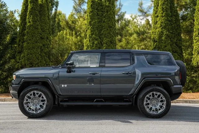 GMC Hummer EV SUV photo 10