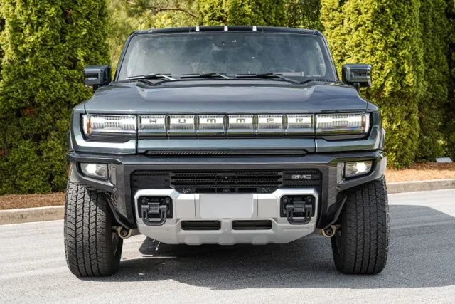 GMC Hummer EV SUV photo 20