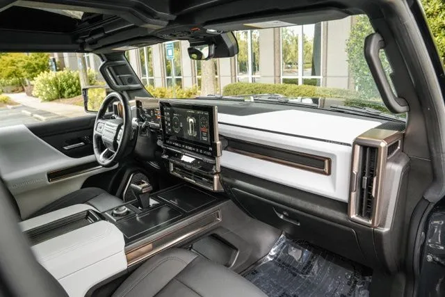 GMC Hummer EV SUV photo 29