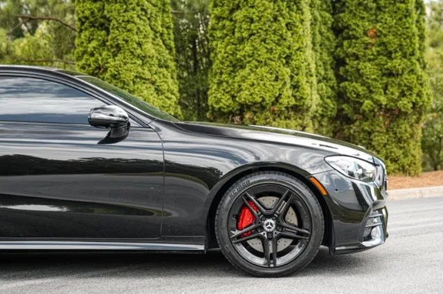Mercedes-Benz E-Class photo 14