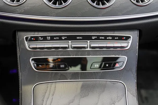 Mercedes-Benz E-Class photo 31
