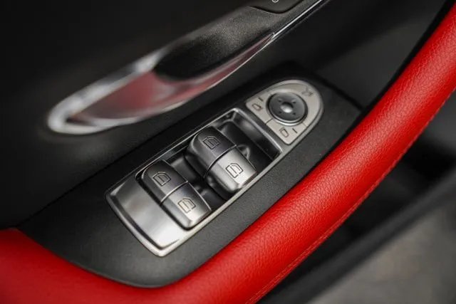Mercedes-Benz E-Class photo 41