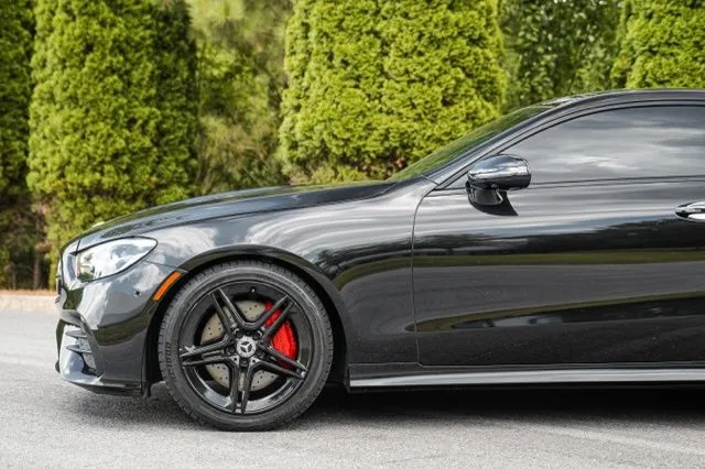 Mercedes-Benz E-Class photo 10