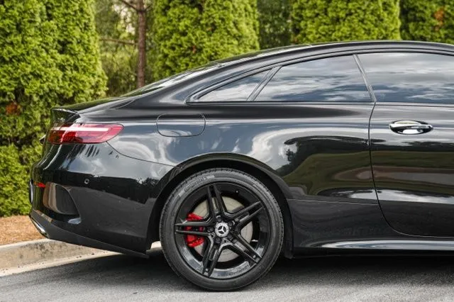 Mercedes-Benz E-Class photo 13