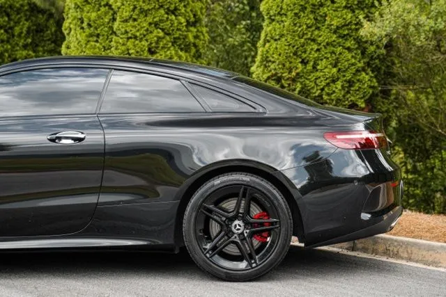 Mercedes-Benz E-Class photo 11
