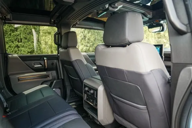 GMC Hummer EV SUV photo 47