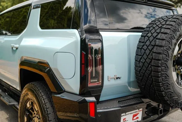 GMC Hummer EV SUV photo 15
