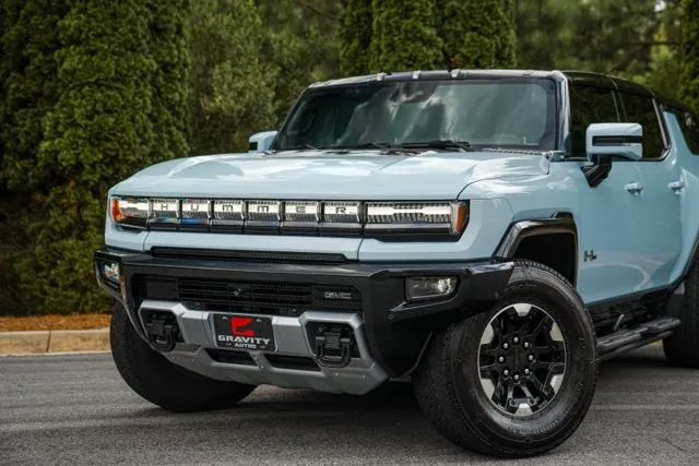 GMC Hummer EV SUV photo 2