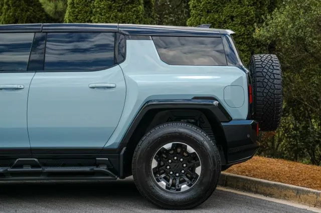 GMC Hummer EV SUV photo 10