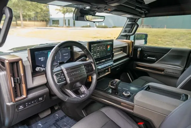 GMC Hummer EV SUV photo 24