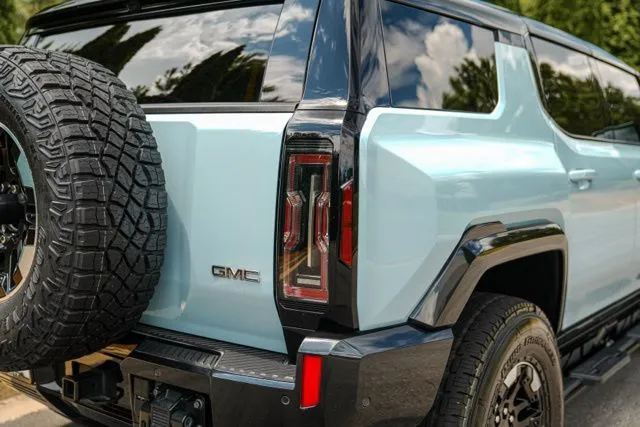 GMC Hummer EV SUV photo 16
