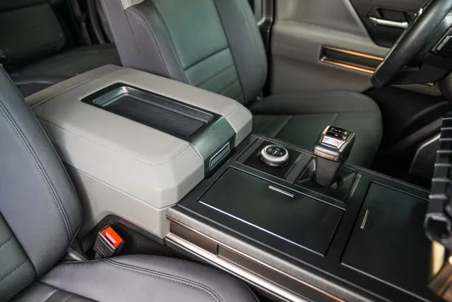 GMC Hummer EV SUV photo 40