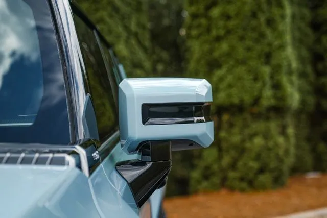 GMC Hummer EV SUV photo 22