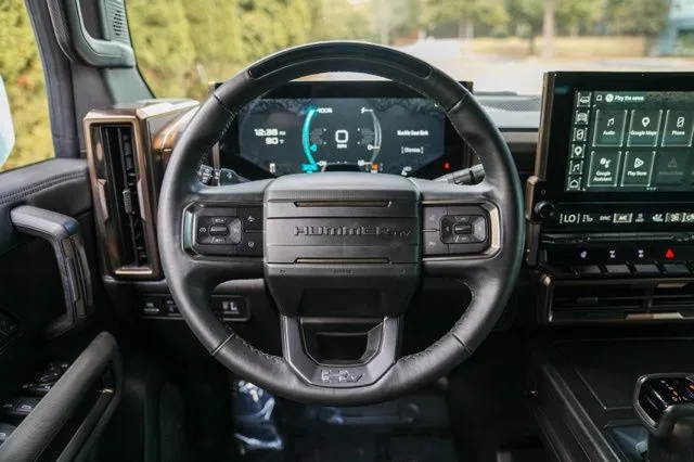 GMC Hummer EV SUV photo 28