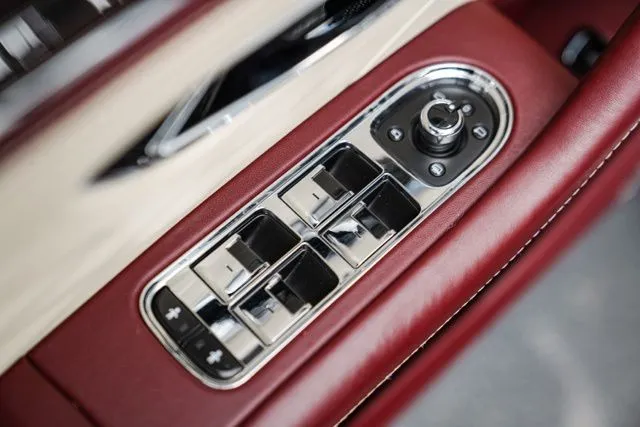 Bentley Flying Spur photo 57
