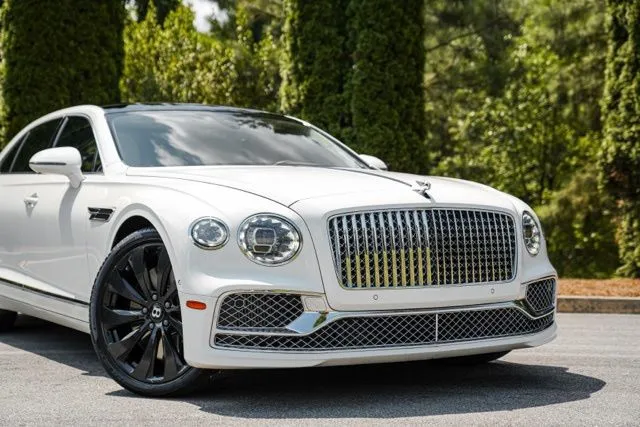 Bentley Flying Spur photo 6