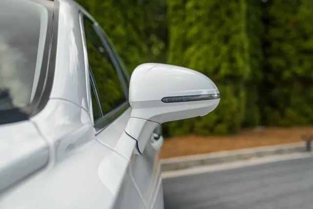 Bentley Flying Spur photo 21