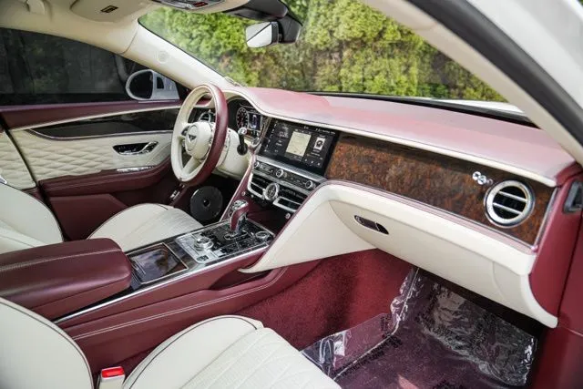 Bentley Flying Spur photo 25