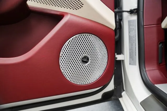 Bentley Flying Spur photo 58