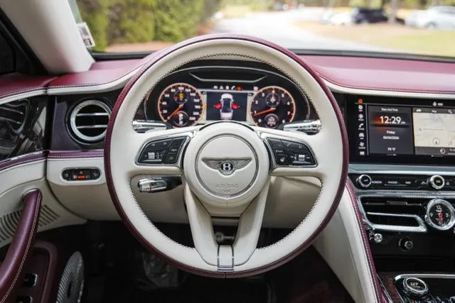 Bentley Flying Spur photo 29