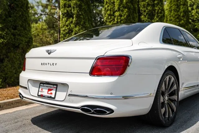 Bentley Flying Spur photo 18