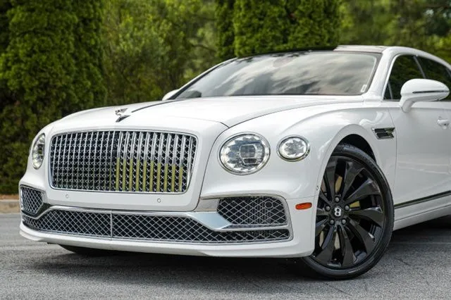 Bentley Flying Spur photo 2