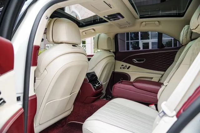 Bentley Flying Spur photo 45