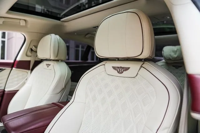 Bentley Flying Spur photo 42