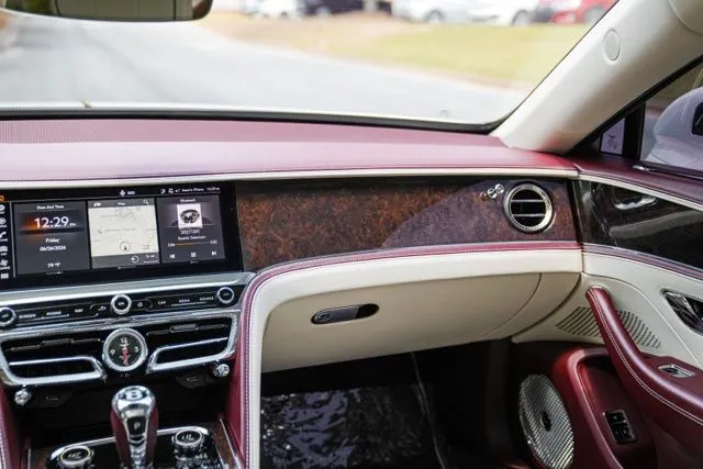 Bentley Flying Spur photo 27