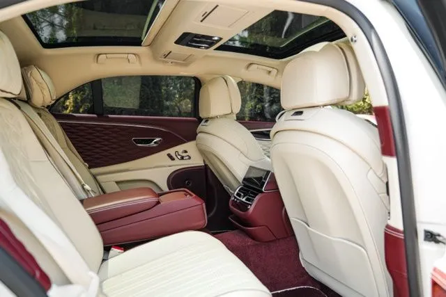 Bentley Flying Spur photo 46