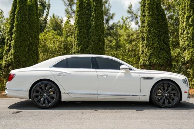 Bentley Flying Spur photo 12
