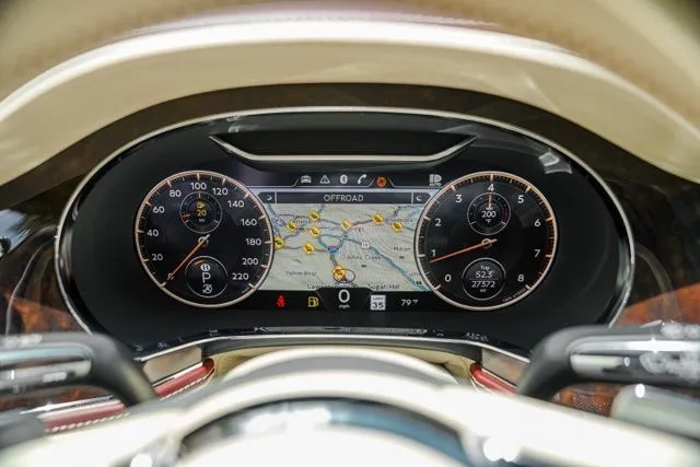 Bentley Flying Spur photo 32