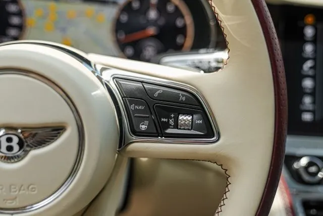 Bentley Flying Spur photo 31