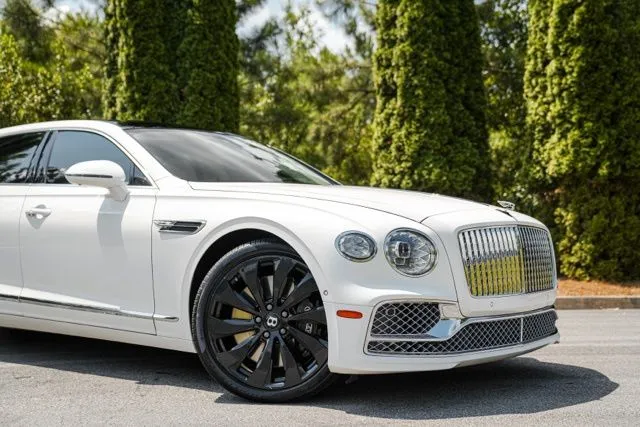 Bentley Flying Spur photo 7