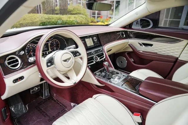 Bentley Flying Spur photo 23
